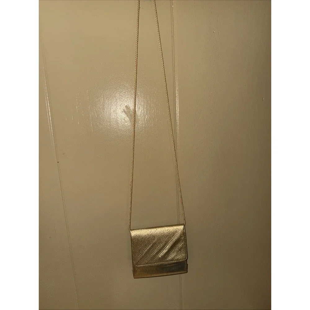 La Regale Ltd Vintage Gold Purse